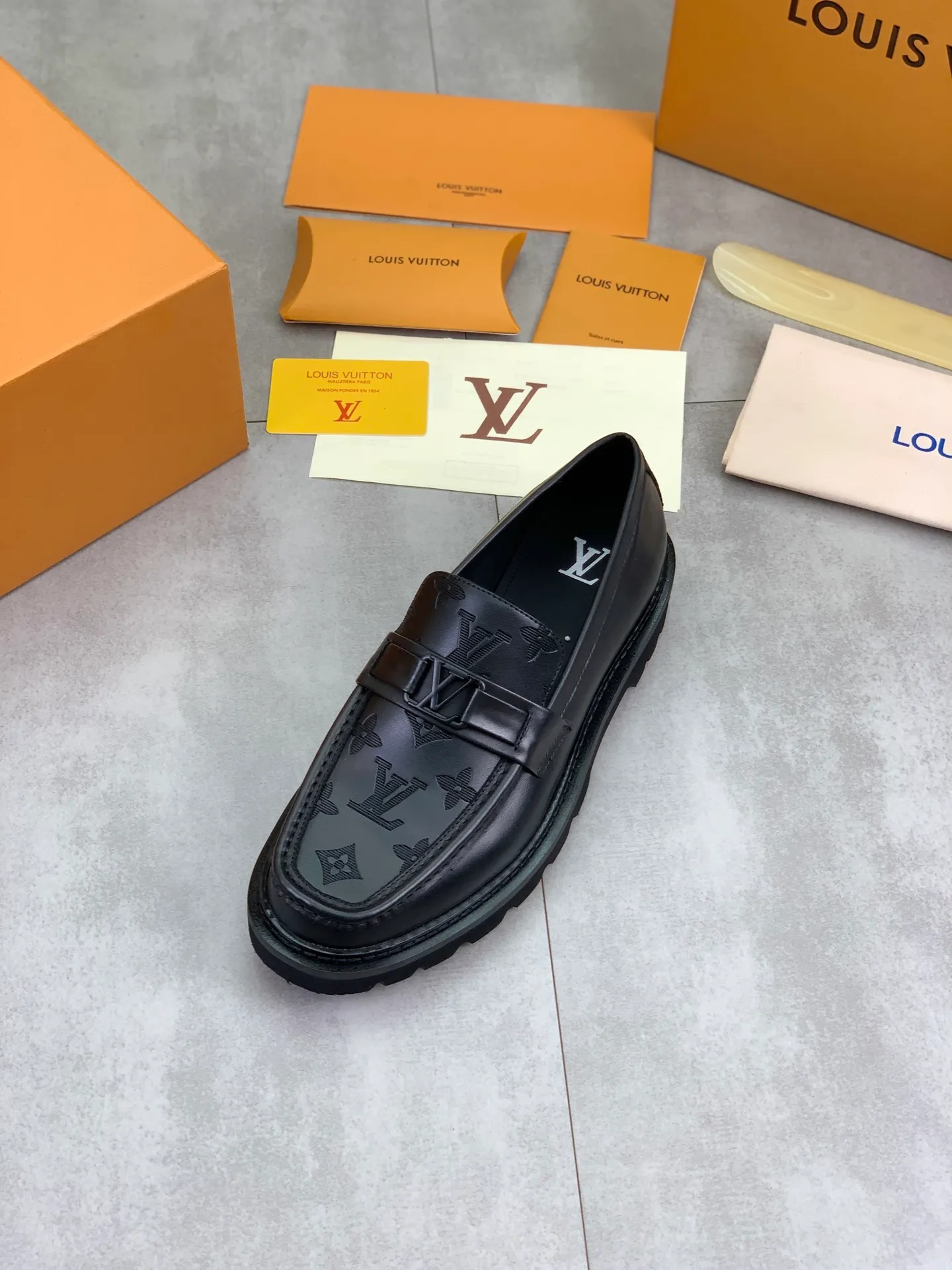 Factory price P820 💎💎💎LOUIS VUITTON [Louis Vuitton] - LV men's business casual leather shoes, luxurious and noble 👞All imported original cowhide, just to create a more comfortable wearing experience, upper: original high-end calfskin ➕Imported soft cowhide lining, original lightweight foam outsole ✔️ Color: 6️⃣colors available Size: 39-44 (38.45 46 can be customized (non-returnable)